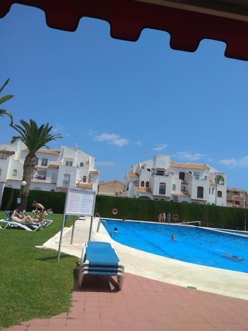 Alex Bungalow Apartment Торевиеха Екстериор снимка
