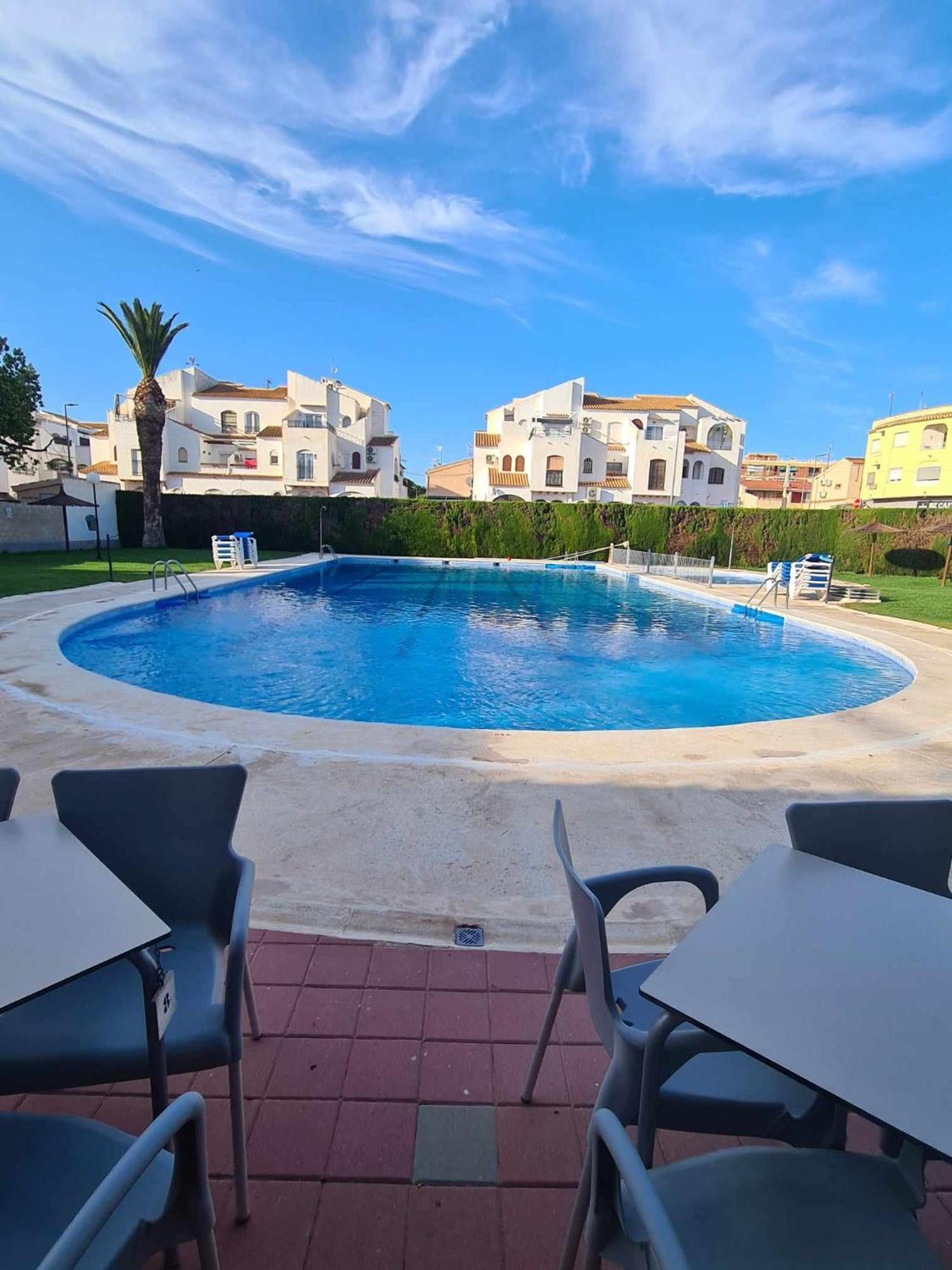 Alex Bungalow Apartment Торевиеха Екстериор снимка